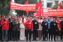 Diễu hành cổ động cho Chủ nhật Đỏ