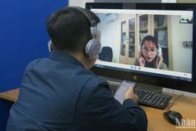 Phỏng vấn trực tuyến tại phiên giao dịch việc làm của Trung tâm Dịch vụ việc làm Hà Nội. (Ảnh: nhandan.vn)
