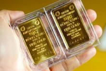 Ngân hàng Nhà nước sẽ tiếp tục tổ chức các phiên đấu thầu bán vàng miếng với khối lượng và tần suất phù hợp.