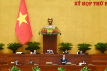 Bộ trưởng Công thương Nguyễn Hồng Diên trả lời chất vấn của các đại biểu Quốc hội.
