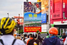 [Ảnh] Hà Nội trang hoàng rực rỡ nhân dịp kỷ niệm 69 năm Ngày Giải phóng Thủ đô