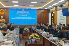 Toàn cảnh buổi ký kết.