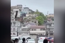 [Video] Khoảnh khắc bom khói ném vào Thủ tướng Nhật Bản