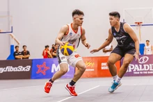 Andre Minh Triết (áo trắng) giúp U20 Danang City giành vị trí nhất bảng. (Ảnh: VBA)