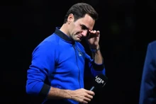 Federer không thể kìm được cảm xúc.