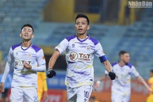 Đội trưởng Văn Quyết thi đấu thăng hoa với hai bàn thắng cho Hà Nội FC. (Ảnh: TRẦN HẢI)