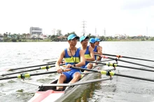 Đội đua Rowing sẵn sàng trước vạch xuất phát. 