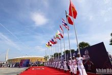 Lễ thượng cờ các đoàn thể thao tham dự Đại hội Thể thao Người khuyết tật Đông Nam Á lần thứ 12.