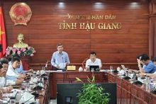 Chủ tịch Ủy ban nhân dân tỉnh Hậu Giang, Đồng Văn Thanh chỉ đạo tại hội nghị. 