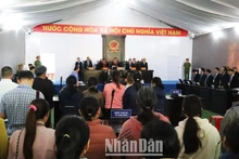 Khai mạc phiên tòa lưu động xét xử sơ thẩm công khai vụ án “Khủng bố nhằm chống chính quyền nhân dân; Khủng bố; Tổ chức cho người khác xuất cảnh, nhập cảnh trái phép; Che giấu tội phạm” xảy ra vào đêm 10, rạng sáng 11/6/2023 tại huyện Cư Kuin, tỉnh Đắk Lắk. 