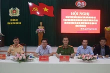 Đại diện các cơ quan báo chí của tỉnh và các cơ quan, văn phòng đại diện các Báo Trung ương đóng trên địa bàn và lãnh đạo Công an tỉnh Đắk Lắk ký biên bản thống nhất cơ chế phối hợp cung cấp thông tin liên quan đến công tác bảo đảm trật tự an toàn giao thông.