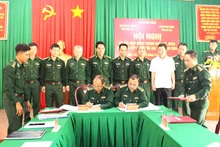 Lãnh đạo Bộ Chỉ huy Bộ đội Biên phòng tỉnh Đắk Lắk và Gia Lai ký kết hiệp đồng bảo vệ biên giới tiếp giáp.
