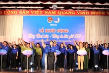 Đoàn viên, thanh niên tỉnh Đắk Lắk thể hiện quyết tâm hưởng ứng Tháng Thanh niên - Tháng ba biên giới năm 2024.