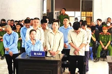 Các bị cáo tại phiên tòa.