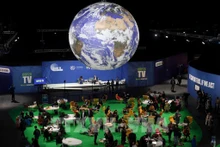 Toàn cảnh một phiên họp của COP 26 tại Glasgow, Scotland, Vương quốc Anh. (Ảnh: AFP/TTXVN)
