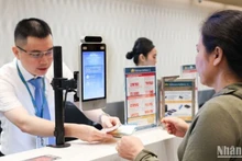 Vietnam Airlines khuyến khích hành khách làm thủ tục trực tuyến trước chuyến bay.