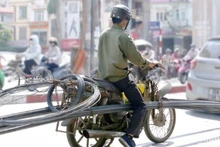 Xe máy quá cũ (thời gian sử dụng trên 12 năm), tỷ lệ phát thải chất gây ô nhiễm tăng cao, cần kiểm tra khí thải hằng năm (chu kỳ kiểm định 12 tháng) nhằm nâng cao ý thức bảo dưỡng phương tiện.