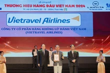Vinh danh Vietravel Airlines ở hạng mục là “Top 10 Thương hiệu hàng đầu Việt Nam 2024”.