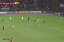 Bàn thắng mở tỷ số của Huỳnh Như. (Nguồn: VTV)