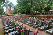 Nghĩa trang liệt sĩ huyện Lộc Ninh, tỉnh Bình Phước.