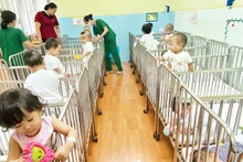 Các trẻ từ Mái ấm Hoa Hồng được đưa về chăm sóc, nuôi dưỡng tại Làng thiếu niên Thủ Ðức, thành phố Thủ Ðức, Thành phố Hồ Chí Minh. (Ảnh: QUÝ HIỀN)