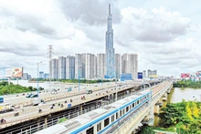 Tuyến đường sắt đô thị số 1 Bến Thành-Suối Tiên (Thành phố Hồ Chí Minh) có khoảng 200 chuyến tàu phục vụ hành khách mỗi ngày. (Ảnh THẾ ANH)