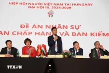 Ông Vũ Quý Dương, Chủ tịch Hiệp hội người Việt Nam tại Hungary phát biểu ở đại hội. (Ảnh: TTXVN)