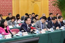 Chủ tịch Quốc hội Vương Đình Huệ phát biểu tại cuộc tọa đàm với lãnh đạo Khu thí điểm mậu dịch tự do Thượng Hải. Ảnh: Nhan Sáng/TTXVN