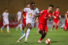 Viettel (áo đỏ) có chiến thắng 4-0 trước Hồng Lĩnh Hà Tĩnh. 