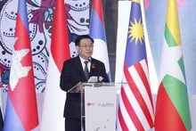Chủ tịch Quốc hội Vương Đình Huệ phát biểu tại Phiên toàn thể thứ nhất AIPA-44. (Ảnh: TTXVN)