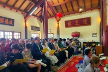 Với nhiều bà con kiều bào, Thiền viện Trúc Lâm là nơi để hòa mình vào chốn tâm linh, giúp tinh thần được thanh tịnh và thoải mái. (Ảnh: MINH DUY)