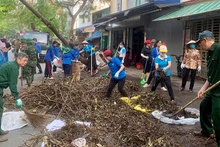 Đông đảo các lực lượng, các tầng lớp nhân dân cùng tham gia "Ngày thứ bảy cùng dân" trên địa bàn quận Lê Chân (Hải Phòng).