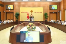 Quang cảnh cuộc làm việc với một số Ủy ban của Quốc hội.