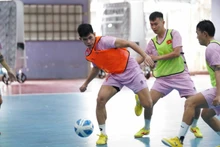 Các thành viên đội tuyển futsal Việt Nam tập luyện hăng hái. (Ảnh: VFF)
