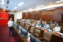 Đại tá Vũ Văn Tấn, Phó Cục trưởng Cục Cảnh sát quản lý hành chính về trật tự xã hội giới thiệu về chức năng của Phòng bản đồ số thuộc Trung tâm dữ liệu quốc gia về dân cư.