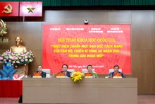 Các đồng chí chủ trì hội thảo.
