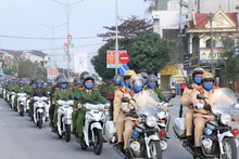 Lực lượng Công an nhân dân ra quân bảo đảm an ninh trật tự.