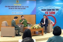 Các đại biểu tham gia tọa đàm.