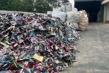 Hình ảnh nhóm chuyên gia UNDP ghi lại tại thôn Bùi, Cẩm Xá, Hưng Yên trong chuyến đi thực địa. 