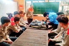 Trường cao đẳng nghề số I gắn đào tạo lý thuyết với thực hành.