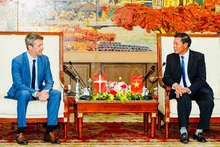 Chủ tịch Ủy ban nhân dân thành phố Hải Phòng Nguyễn Văn Tùng tiếp xã giao Thái tử kế vị Đan Mạch Frederik.