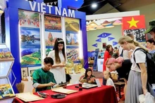 Không gian văn hóa Việt Nam chiếm phần lớn nội dung của gian trưng bày. (Ảnh: Trần Hiếu/TTXVN)