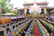 Việt Nam tôn trọng và bảo đảm quyền tự do tín ngưỡng, tôn giáo của người dân.