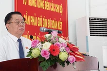 Đồng chí Nguyễn Trọng Nghĩa phát biểu tại Ngày hội Đại đoàn kết.