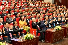 Tổng Bí thư Nguyễn Phú Trọng và Thường trực Ban Bí thư, Phó Chủ tịch nước Lào Bounthong Chitmany cùng các đồng chí lãnh đạo, nguyên lãnh đạo Đảng, Nhà nước tham dự buổi lễ. (Ảnh: ĐĂNG KHOA)