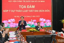 Chủ tịch Quốc hội Vương Đình Huệ dự tọa đàm góp ý dự thảo Luật Đất đai (sửa đổi). (Ảnh: Duy Linh)