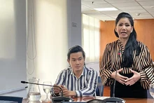 Nghệ sĩ ưu tú Phương Loan phát biểu trong buổi họp báo.