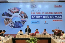 Quang cảnh Diễn đàn “Tái định vị doanh nghiệp để phát triển bền vững”.