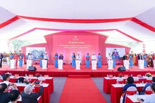 Lãnh đạo thành phố Hà Nội và huyện Thường Tín phát lệnh khởi công dự án.