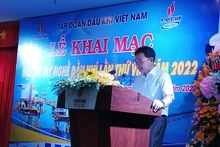Chủ tịch Hội đồng Thành viên PVN Hoàng Quốc Vượng phát biểu khai mạc hội thi.